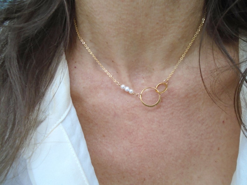 June birthstone necklace Freshwater pearl necklace Bridal necklace Bridesmaid gift Gold Eternity circle pearl necklace
