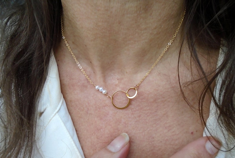 June birthstone necklace Freshwater pearl necklace Bridal necklace Bridesmaid gift Gold Eternity circle pearl necklace