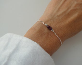 Garnet bracelet, Silver chain and garnet stone bracelet, Gemstone bracelet, January birthstone bracelet, Red stone bracelet