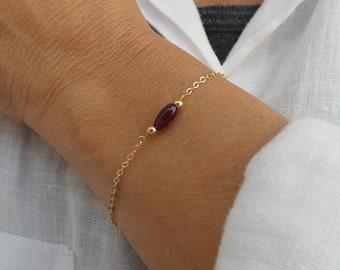 Garnet bracelet, Gold chain and garnet stone bracelet, Gemstone bracelet, January birthstone bracelet, Red stone bracelet