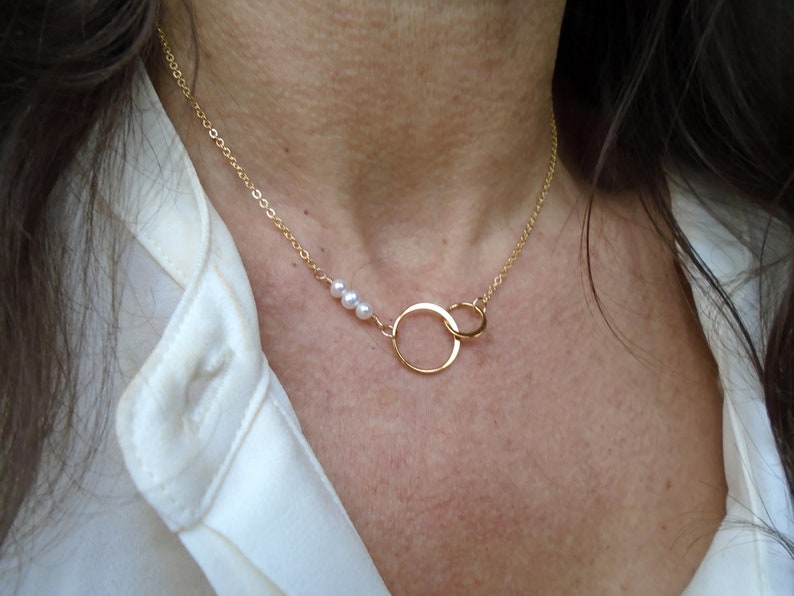 June birthstone necklace Freshwater pearl necklace Bridal necklace Bridesmaid gift Gold Eternity circle pearl necklace