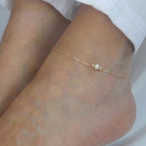 淡水パールアンクレット、ゴールドパールアンクレット、パールアンクレットブレスレット、6月の誕生石ギフト、繊細なアンクレットブレスレット、ブライダルパールアンクレットギフト