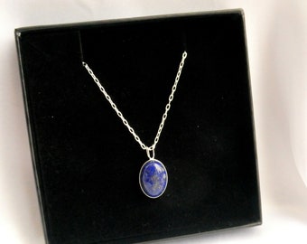 Collier pendentif ovale lapis lazuli en argent sterling, collier de pierres précieuses Lapis, collier en pierre bleue, collier superposé, collier Unisex