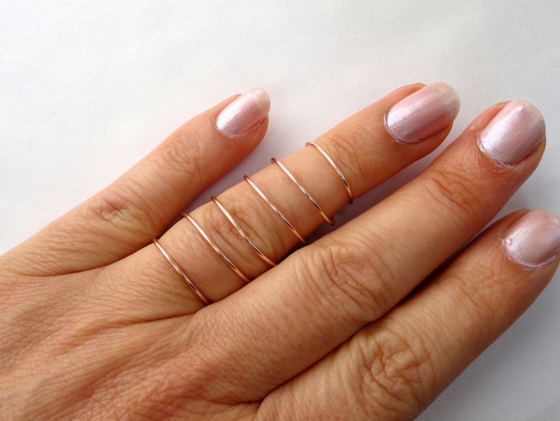 Anello a dito intero in filo d'oro rosa, anello lungo a spirale in oro rosa, anello regolabile in filo d'oro rosa immagine 3