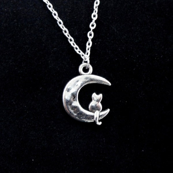 Cat on moon necklace, Cute cat necklace, Silver cat sitting on moon necklace, Girls necklace, Gift for girls, Animal necklace,