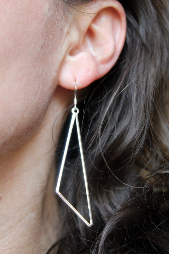 Gevoelig teugels Ziektecijfers Zilveren driehoek oorbellen Grote driehoek oorbellen - Etsy België