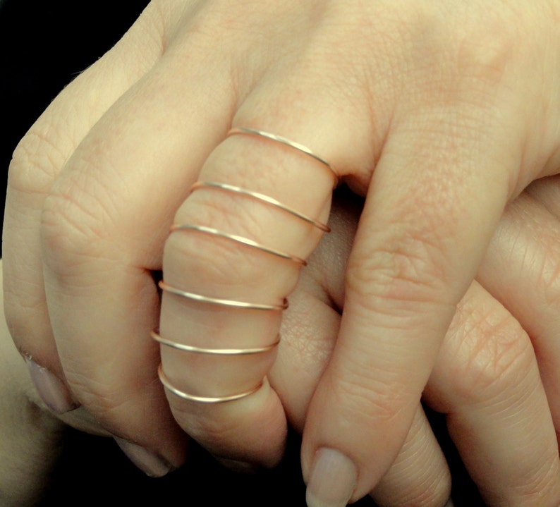 Anello a dito intero in filo d'oro rosa, anello lungo a spirale in oro rosa, anello regolabile in filo d'oro rosa immagine 1
