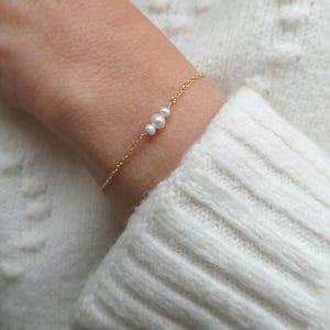 Freshwater Pearl Bracelet: Gold Filled Chain, June Birthstone