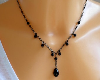Black Crystal teardrop Necklace: Gothic Gunmetal Necklace