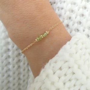 Bracciale in oro e peridoto - Pietra portafortuna di agosto, pietra preziosa delicata