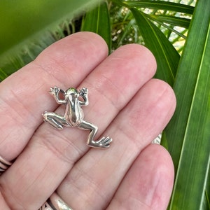 Silvergrodaberlock, massivt 925 sterling amfibiehänge, hoppande trädgroda, naturberlocksmycken