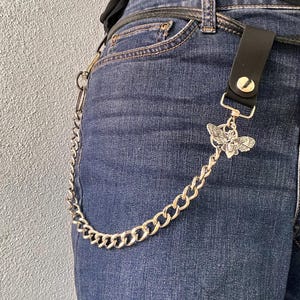 Cadena de cuero para billetera con forma de polilla, llavero de cadena pesada de acero, polilla con calavera, presilla de cuero para cinturón, llavero grunge, llavero, cadena para billetera con forma de polilla con calavera
