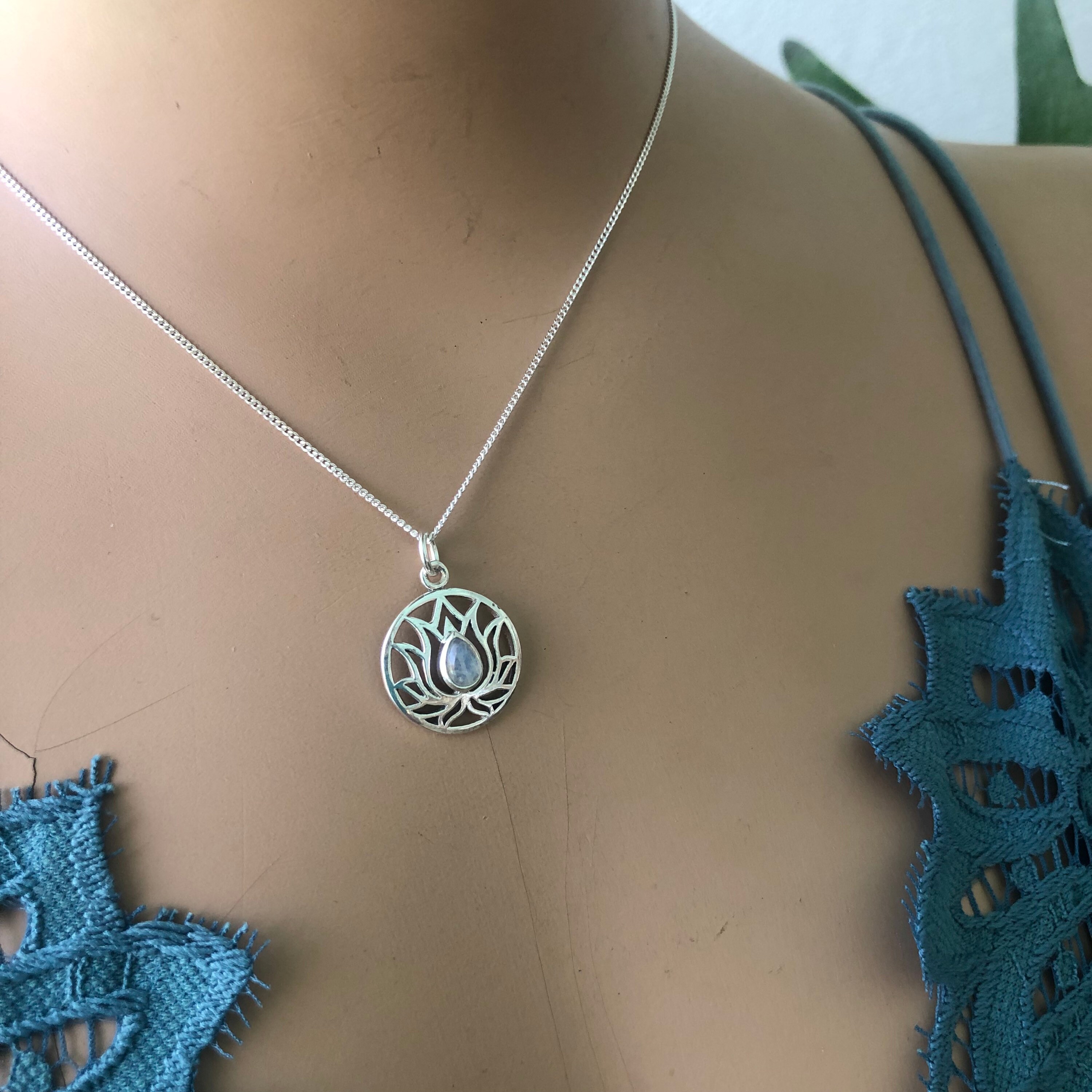 VENACOLY Collana Fiore Di Loto In Argento 925 Con Pietra Di Luna E Abalone, Gioiello Spirituale Regalo Donna