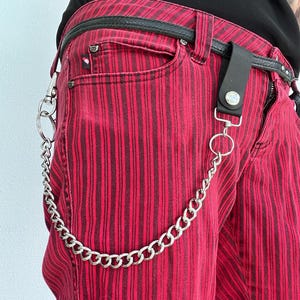 Cadena de billetera plateada con trabilla de cuero para cinturón, cadena para billetera de jeans estilo camionero y motero, regalo para novio, llavero