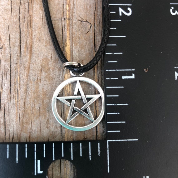 Collier Magie des Sorcières Améthyste pendentif argenté violet médiéval