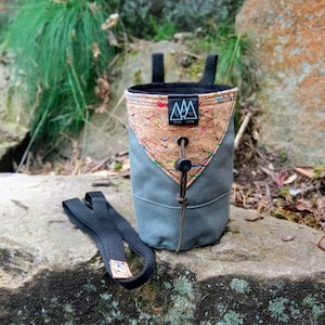 Organic Cotton climbing chalk Bag: Cork canvas bouldering bag for climber.