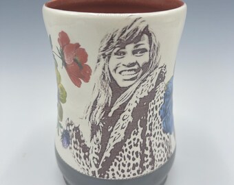 Taza de cerámica hecha a mano de Tina Turner