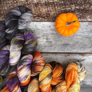 Halloween Yarn Full Skein Set | Five Skein Set for Fade Project | Total 500 grams, 2190 yards | SW Merino Nylon Stellina