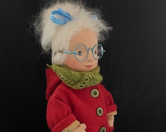 Pattern: Lovely fully lined Doll Coat pattern
