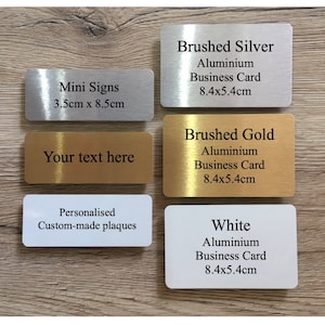 AJOUTER DU TEXTE à MINI Plaques métalliques sur mesure pour la maison ou le bureau en or, argent ou blanc : lot de deux