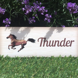 HORSE NAME / Stable Sign Wood Effect Design in Metal - Add Your Own Text / Photo