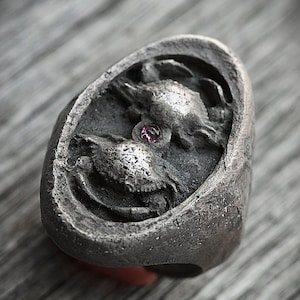 Anel duplo caranguejo e rubi natural prata oxidada prata esterlina anel duplo caranguejo rubi oxidado coleção chevalier "Cheva"