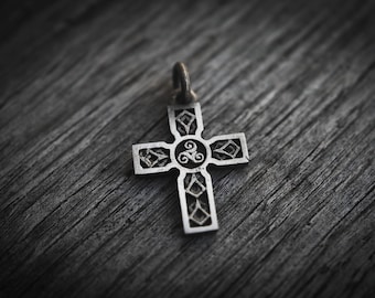 925 silver pendant Celtic cross style, silver sterling pendent Celtic cross style