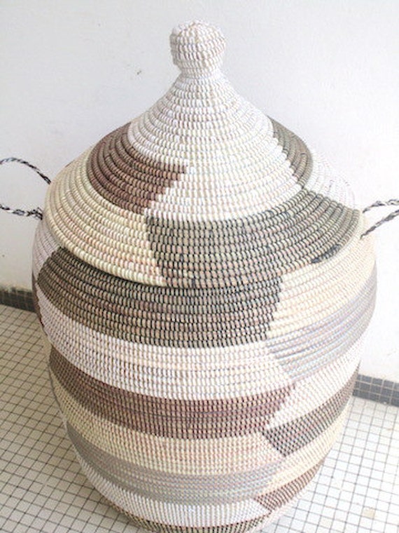 Panier africain zoulou // Panier avec couvercle en palmier // Tissé en