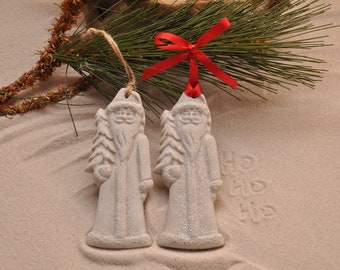 SANTA OLD WORLD  with Tree Made with Sand Seaside Christmas Ornament