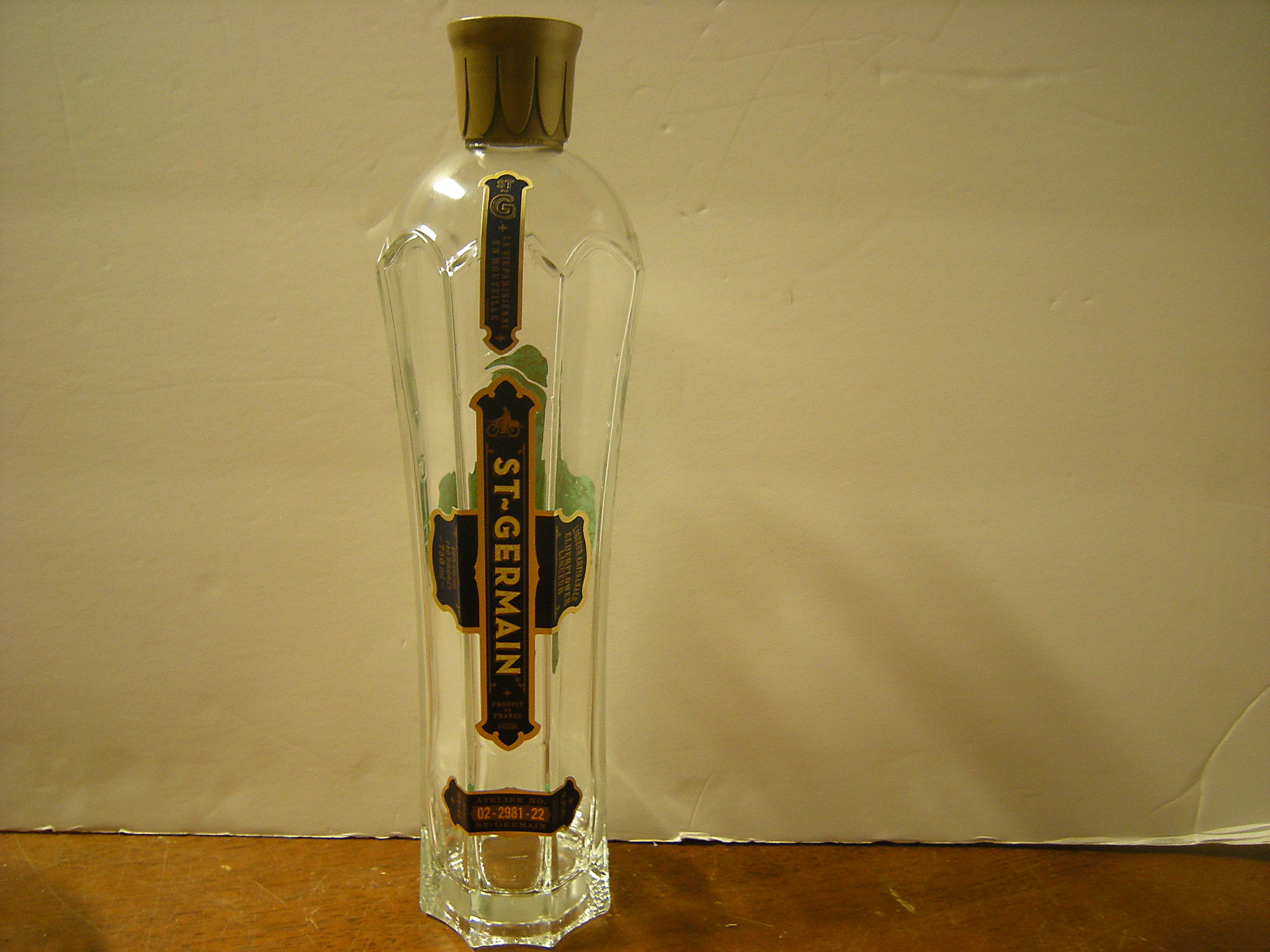 St. Germain Elderflower Liqueur 0.7L (20% Vol.) set with carafe