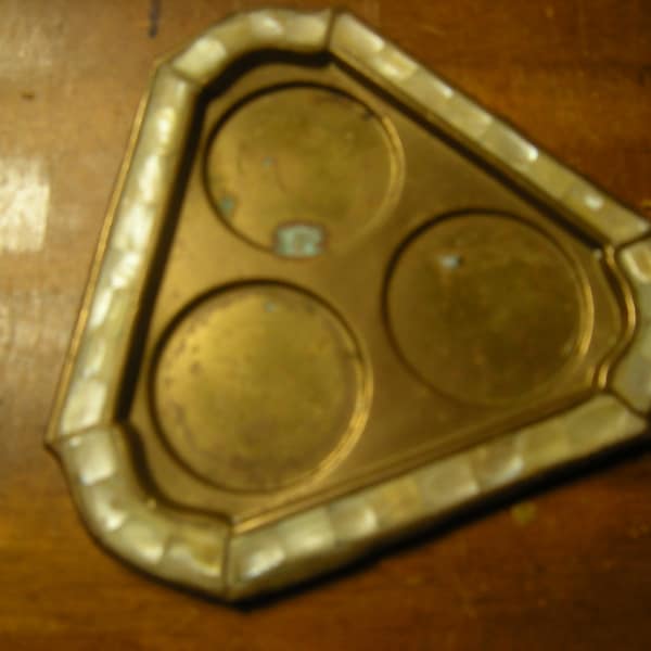 vtge brass tray-mother of pearl trim-home and living-kitchen and dining-platter and tray-odd and ends-trinkets tray-