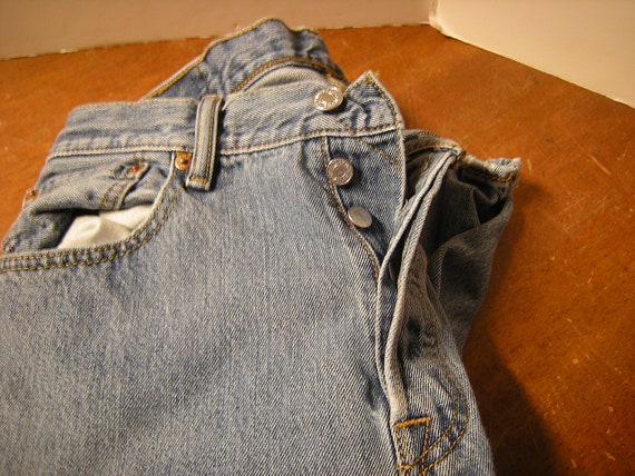 vtge 501-levis jeans-men jeans-slightly distresse… - image 1