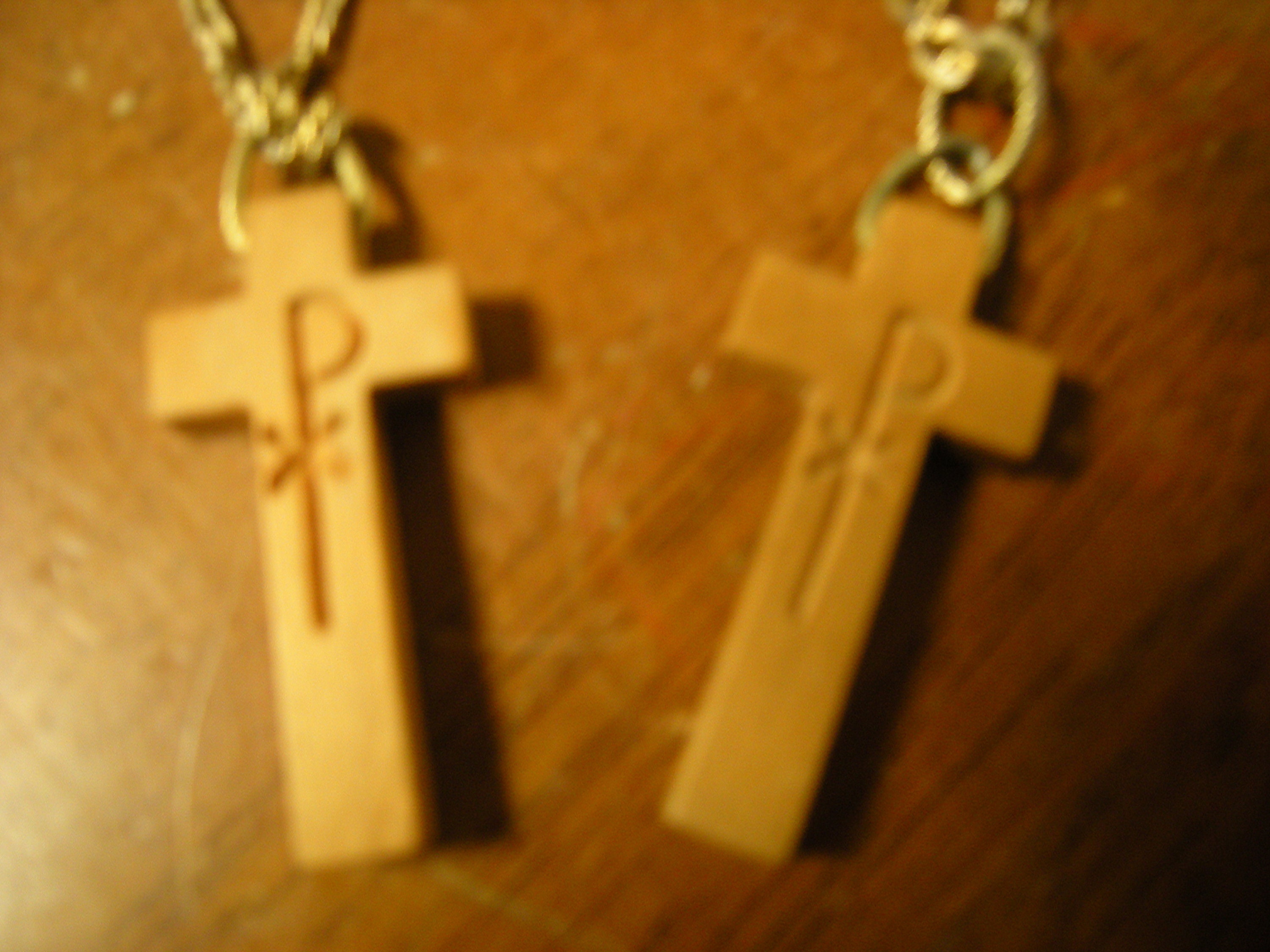 Vtge cross and wood pendantsgold plated crossqberammergau cross