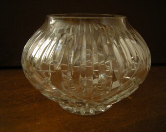 vtge clear glass vase-cut glass-centerpiece-home and living-home decor-shelf decor-flower arrangement-