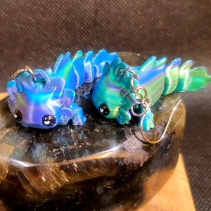 Orecchini Axolotl con testa, braccia e corpo mobili, orecchini kawaii stampati in 3D