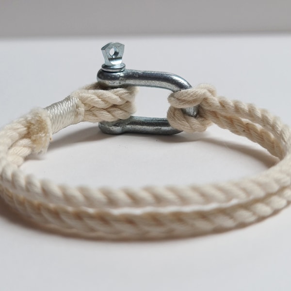 Stylish rope bracelet, beautiful rope knot bracelet, easy fit wristlet, nautical linen rope bracelet with shackle