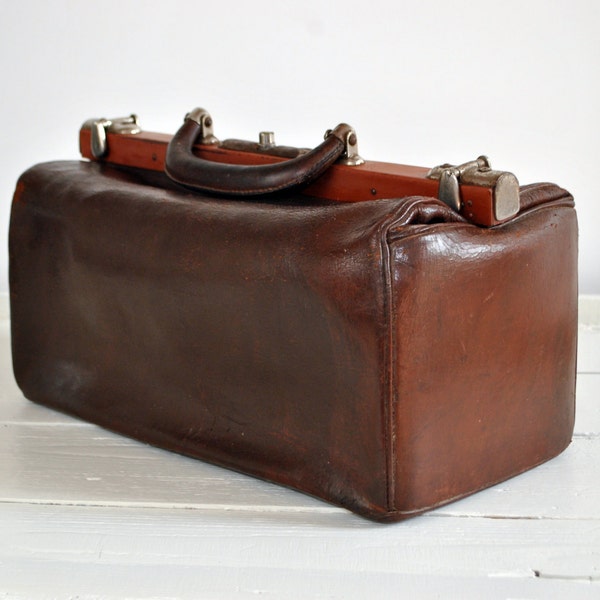 SALE 40% OFF - ANTIQUE French 1920's  Genuine Leather Doctor's Case / Bag / Hand Bag / Purse / Gladson Style