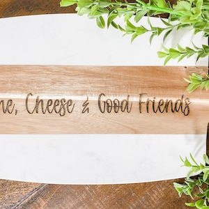 Schneidebrett Marmor und Holz Schneidebrett Marmor Servierbrett Hausstube Geschenk Gravur Schneidebrett Wein Käse und Freunde