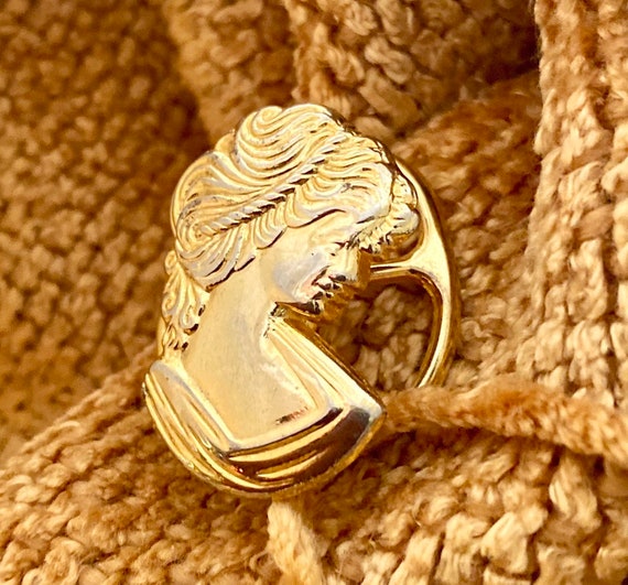 Very Vintage Scarf Ring, the “Golden Lady”