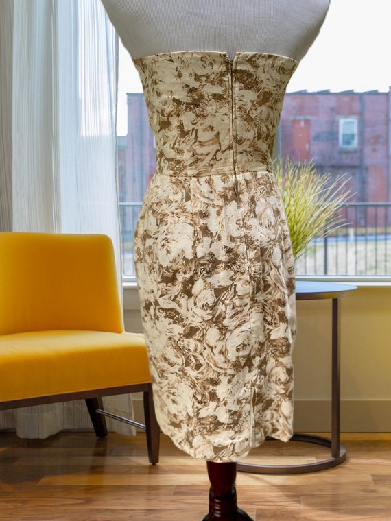 Amazing Vintage Figure Hugging Pin - Up Bustier Dress - Gem