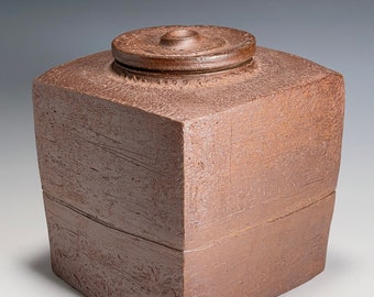 Dark Stoneware Covered Jar /  Urn cone 10 Wabi-Sabi (侘寂)