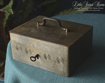 Vintage metal Box, Chest box, Money Box with Key and Handle, Metal container, Storage box