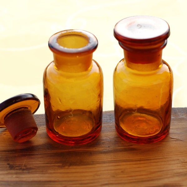 Set of 2 Vintage pharmacy chemist brown jar glass bottles with cap
