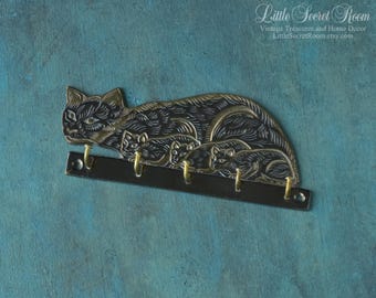 Vintage Engraved Cat Key Holder, Cat & Kittens Wall Hooks, Metal Key Rack, Jewelry Hanger, Cat Lover Gift, Entryway Decor