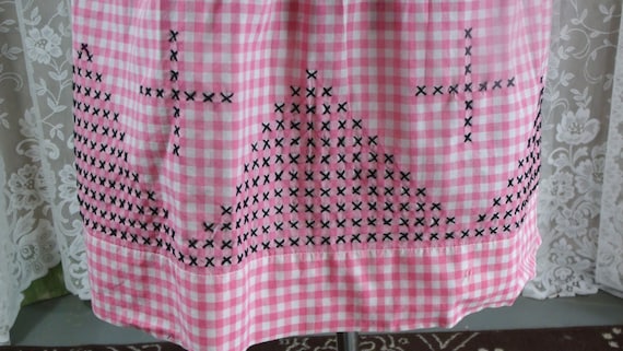 Vintage Gingham Apron with Cross-Stitched Design - image 6