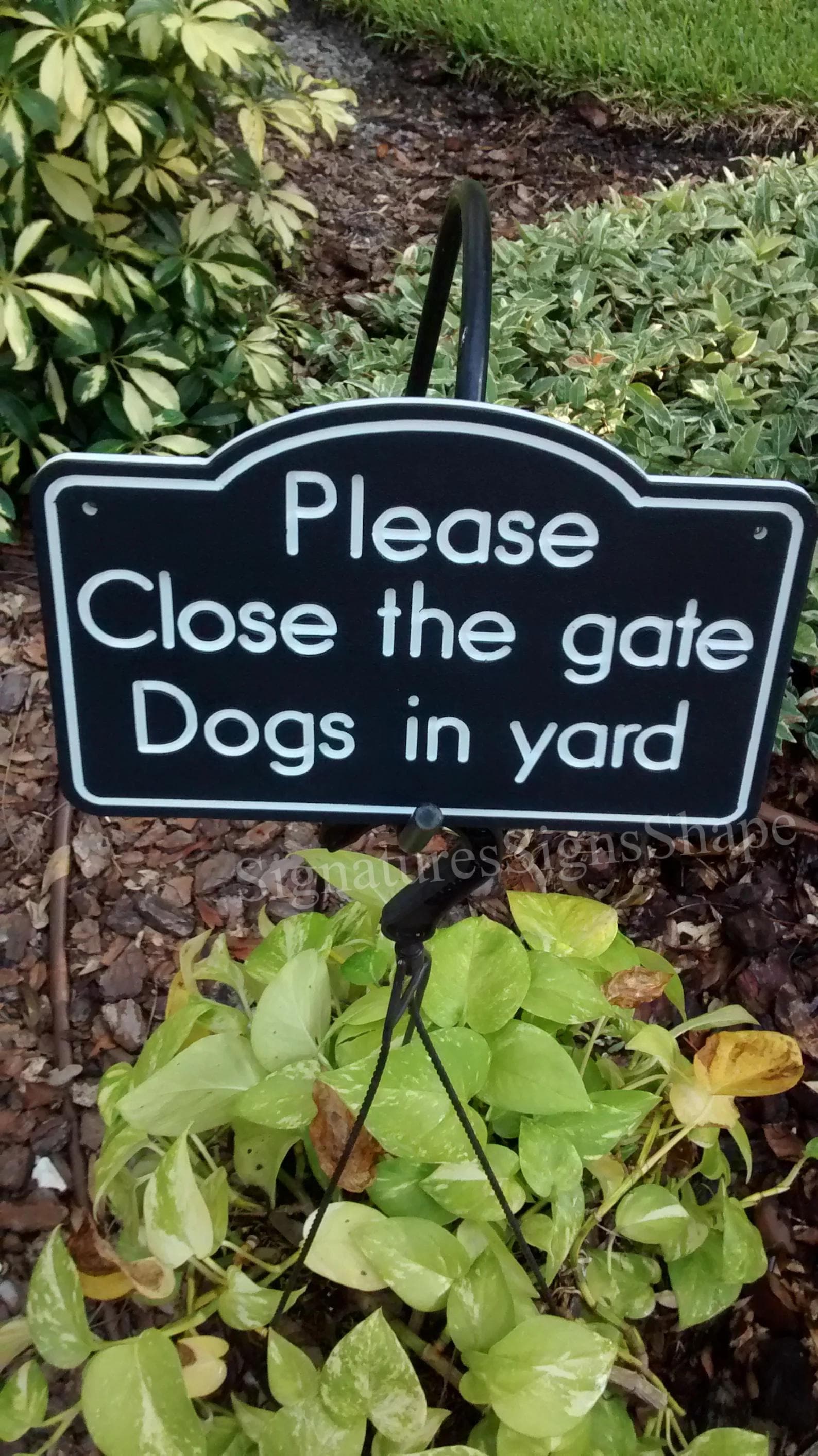 Please Close the Gate Dogs in Yard, Gate Closed Sign, Dog in Fence, Dogs in Yard, Fence Sign, Gate Sign, Decor Dog Gate Sign, Dog Supplies