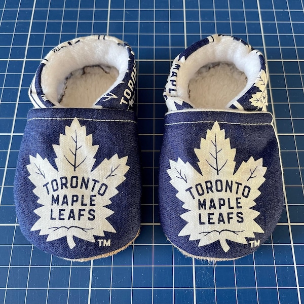 Toronto Maple Leafs Baby Booties, Hockey Booties, NHL Hockey Canada, TML Baby Shoes, Toronto Maple Leafs, Baby Shoes  Pregnancy Announcement