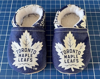 Toronto Maple Leafs Baby Booties, Hockey Booties, Toronto Maple Leafs Baby, TML Baby Shoes, Toronto Maple Leafs,  Pregnancy Announcement