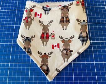 Regalo de babero de bebé canadiense, babero de bebé de alce canadiense, babero de bebé de jarabe de arce y bandera canadiense, babero de bebé leñador, babero de bebé canadiense