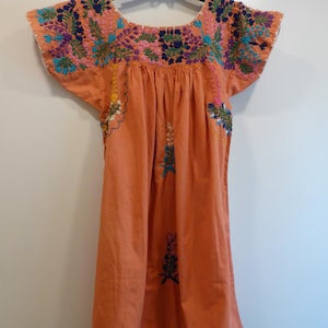 Vintage Oaxaca San Antonio Wms S perzikkleurige geborduurde jurk